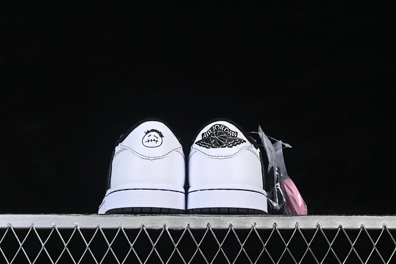 All Categories Air Jordan Jordan Series Basketball Shoes Air Jordan 1 Low Travis Scott x Air Jordan 1 Low OG AJ1 Joe 1 Joint Overhead XZ6868-002